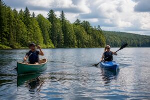 découvrez les vraies différences entre le canoë et le kayak, deux sports nautiques populaires, pour choisir celui qui vous convient le mieux.