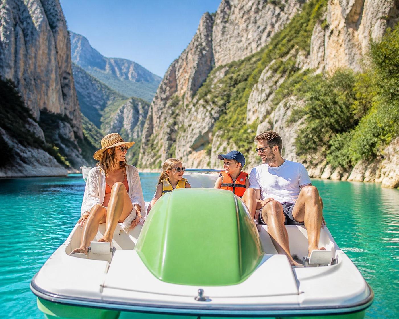 découvrez les meilleures offres de pédalo dans les gorges du verdon : tarifs, points de location pratiques et bons plans pour profiter pleinement de cette activité incontournable.