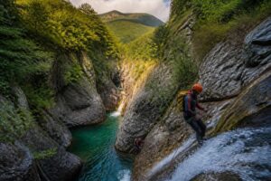 découvrez les meilleurs spots de canyoning dans les cévennes et préparez-vous à vivre des aventures inoubliables au cœur de paysages naturels préservés.
