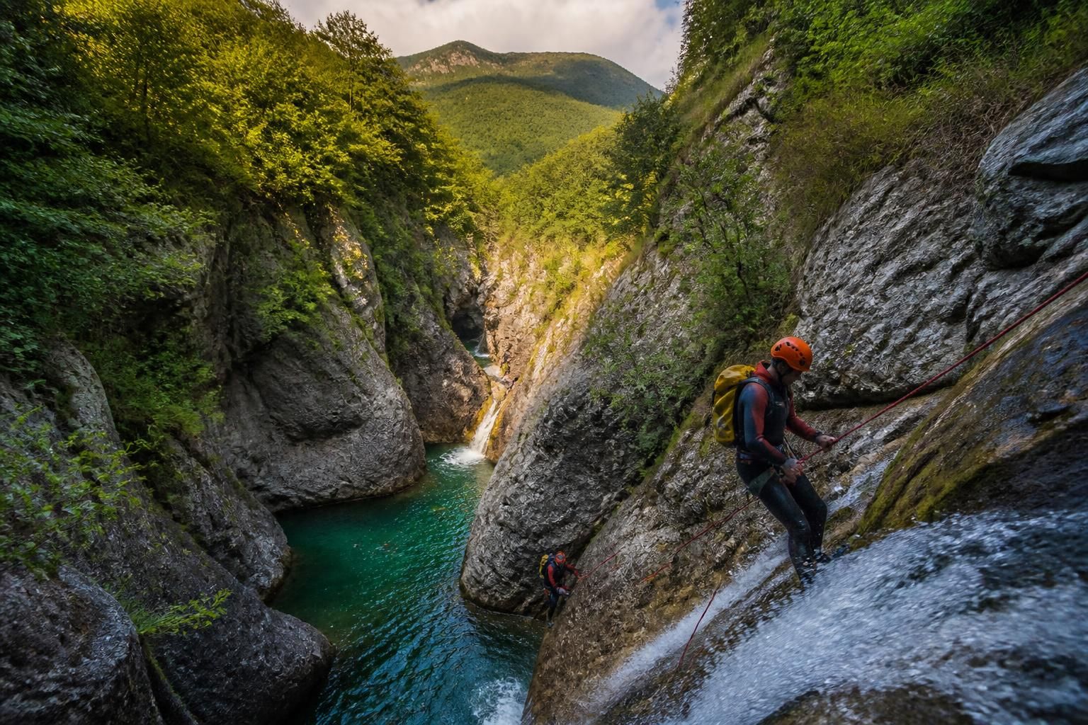 découvrez les meilleurs spots de canyoning dans les cévennes et préparez-vous à vivre des aventures inoubliables au cœur de paysages naturels préservés.