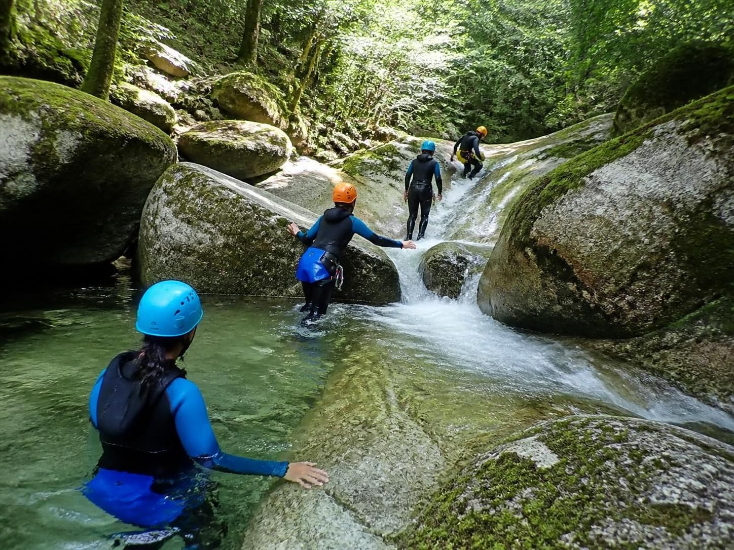 découvrez les meilleurs spots de canyoning dans les vosges avec notre guide des canyons accessibles du massif. aventure et nature garanties pour tous les niveaux !