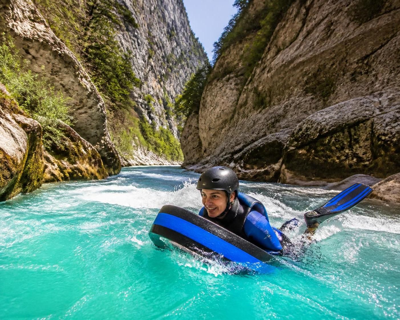 découvrez l'hydrospeed à castellane et explorez le verdon sous un angle unique pour une aventure sportive et rafraîchissante inoubliable.