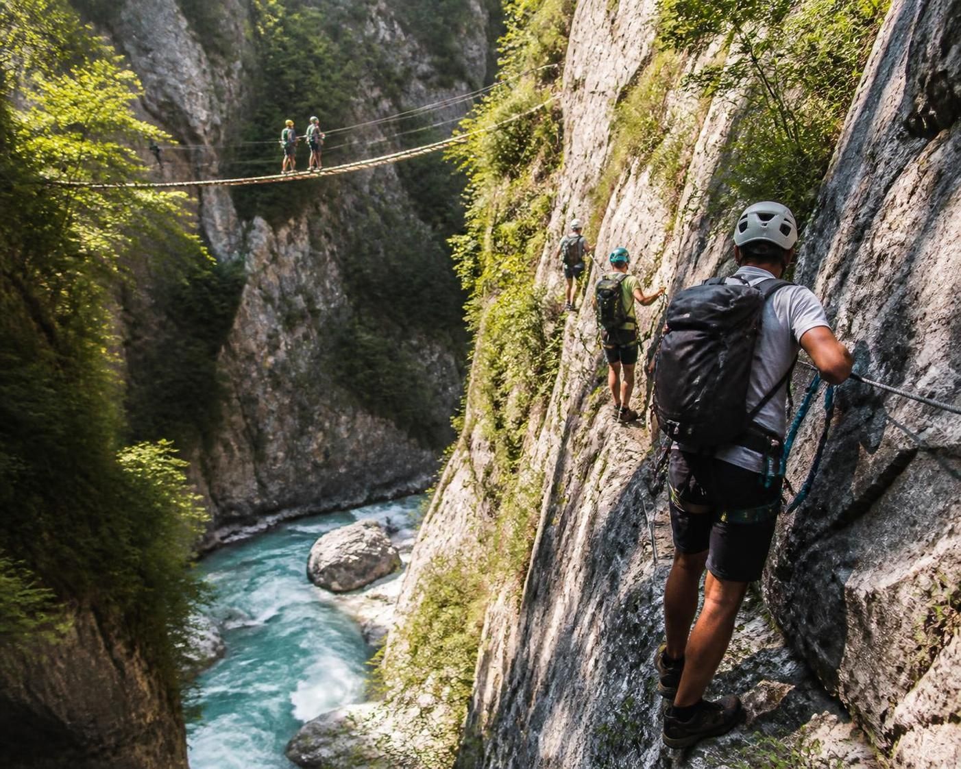 découvrez la via ferrata de lantosque, un parcours exceptionnel le long de la vésubie, idéal pour les amateurs d'aventure et de paysages naturels époustouflants.