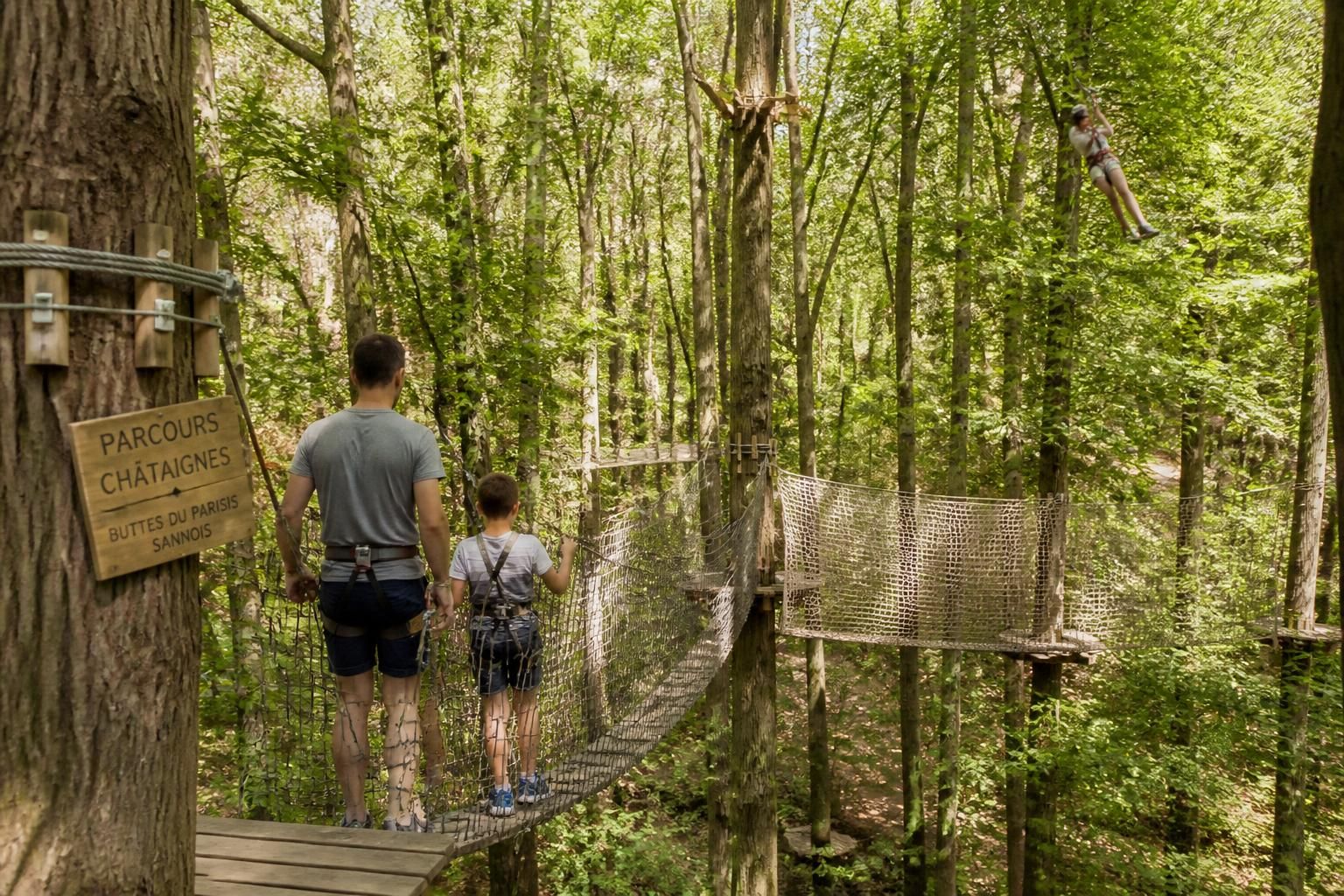 découvrez le parc accrobranche des buttes du parisis à sannois, une aventure en pleine nature idéale pour toute la famille, alliant fun et défis en hauteur en toute sécurité.
