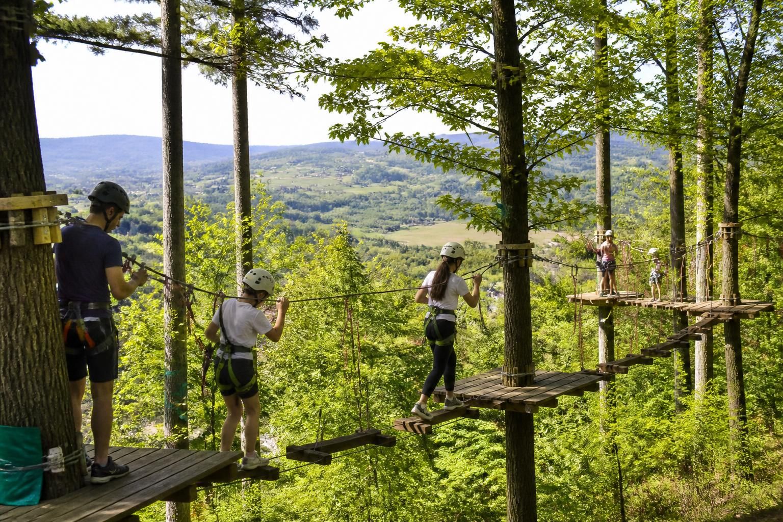 découvrez l'accrobranche à yzeron, un parc d'aventure au cœur des monts du lyonnais pour des sensations fortes en pleine nature.